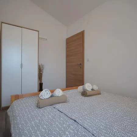 Boticki Apartment *